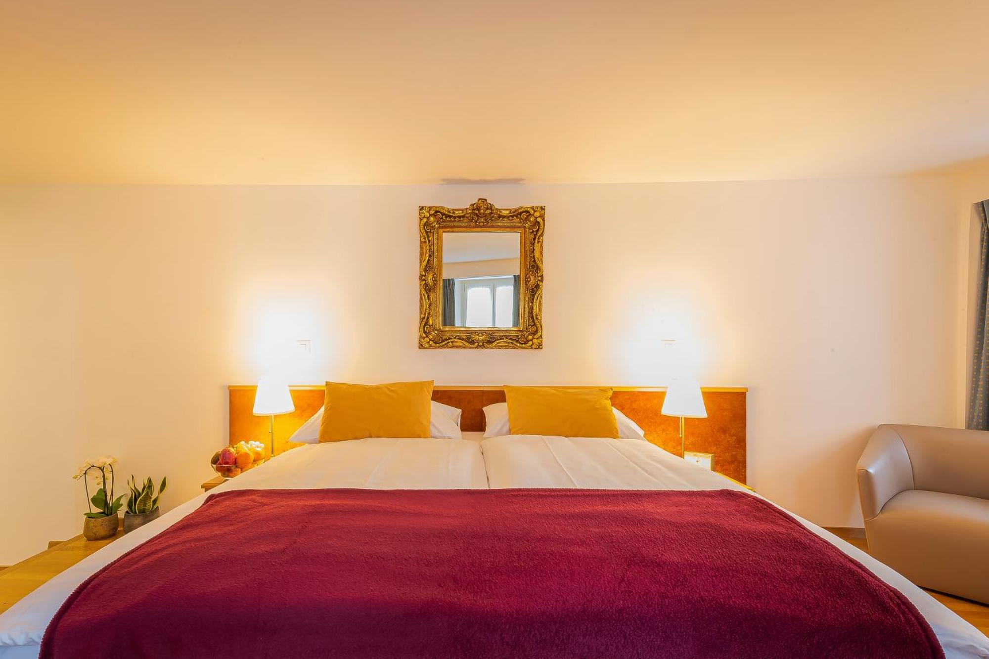 Hotel Du Cheval Blanc - City Center Bulle Exterior photo